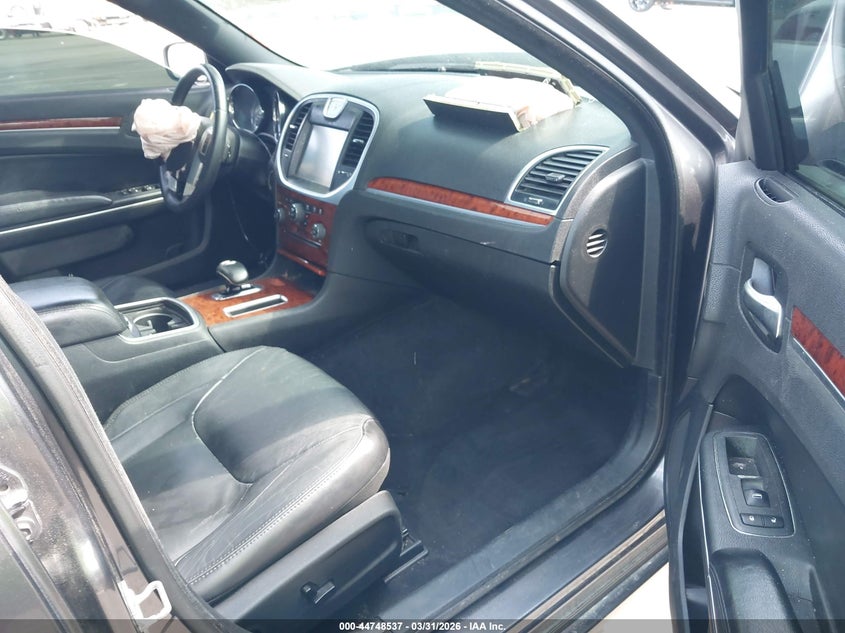 2013 CHRYSLER 300 auction photo 5