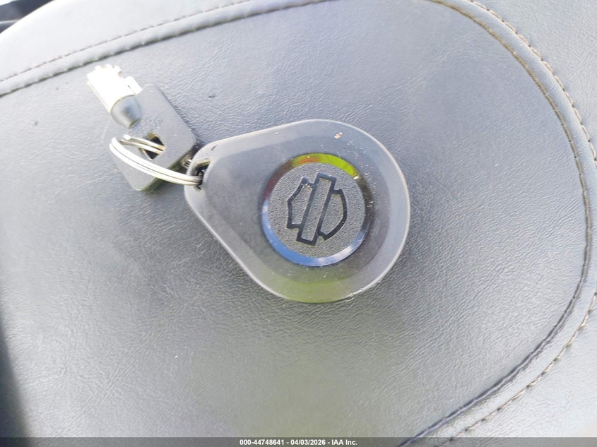 2017 Harley-Davidson Flhxs Street Glide Special VIN: 1HD1KRC17HB641054 Lot: 44748641