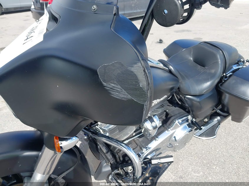 2017 Harley-Davidson Flhxs Street Glide Special VIN: 1HD1KRC17HB641054 Lot: 44748641