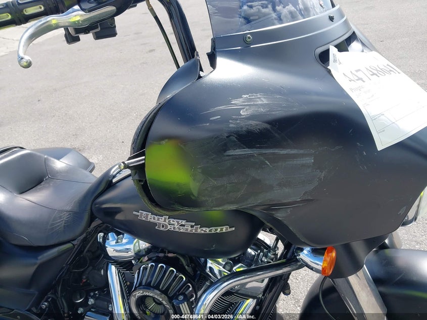 2017 Harley-Davidson Flhxs Street Glide Special VIN: 1HD1KRC17HB641054 Lot: 44748641