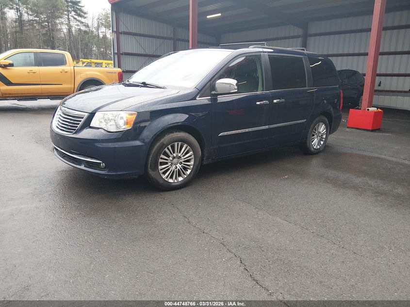 2015 Chrysler Town & Country Touring-L