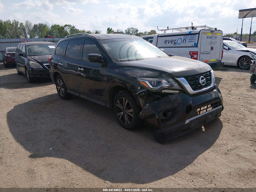 2018 Nissan Pathfinder Sv