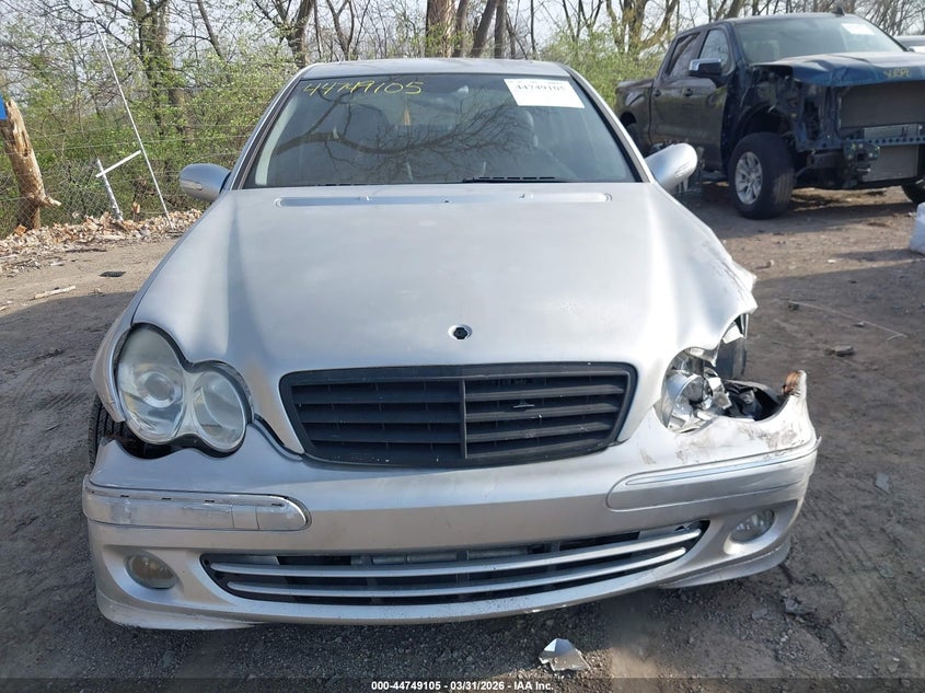 2005 Mercedes-Benz C 240 Luxury 4Matic VIN: WDBRF81J15F586187 Lot: 44749105