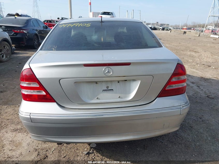 2005 Mercedes-Benz C 240 Luxury 4Matic VIN: WDBRF81J15F586187 Lot: 44749105