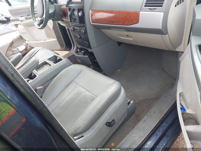 2008 Chrysler Town & Country Touring
