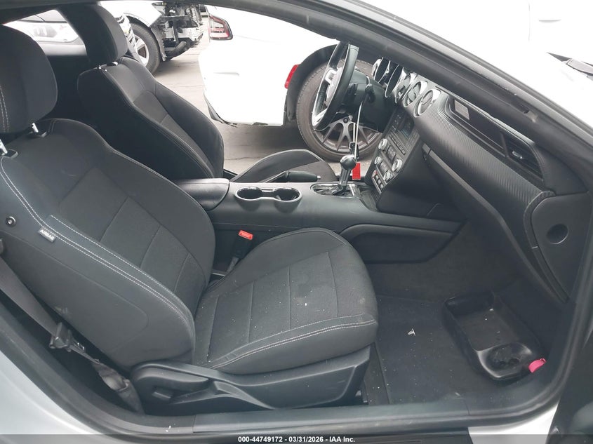 2016 Ford Mustang V6