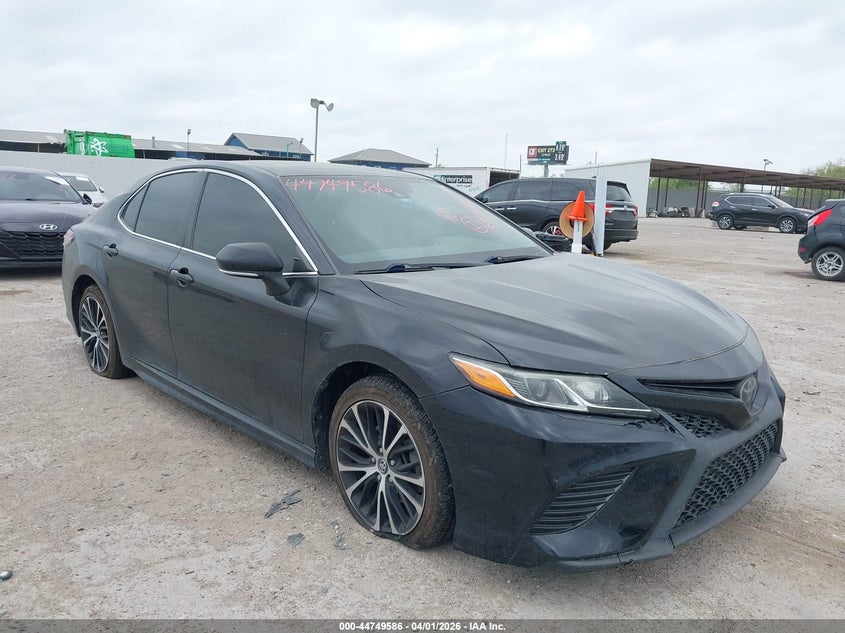 2019 TOYOTA CAMRY SE