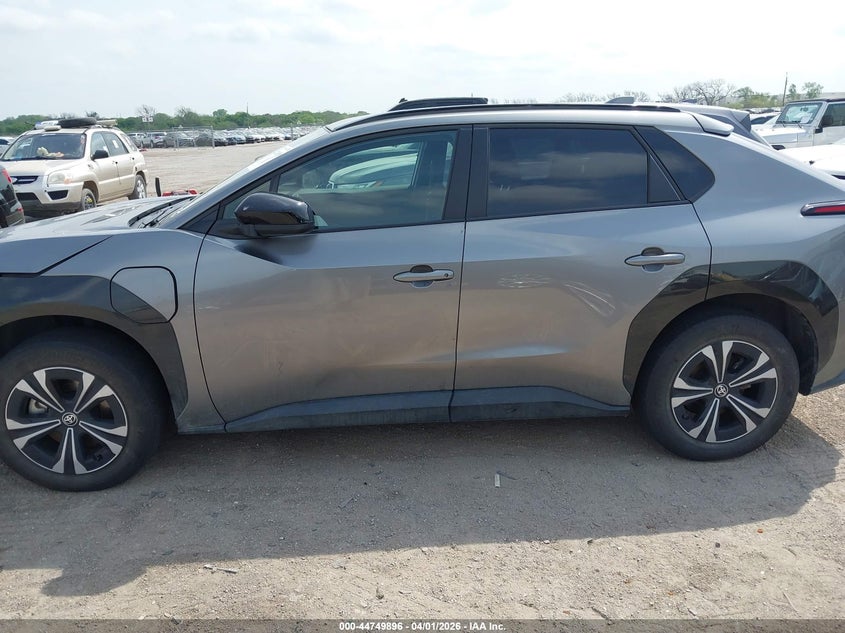 VIN JTMAAAAA5PA028444 2023 TOYOTA BZ4X XLE
