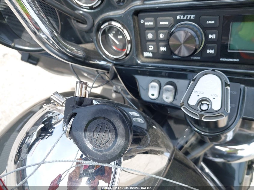 2009 Harley-Davidson Flhtcu VIN: 1HD1FC4189Y675566 Lot: 44750147