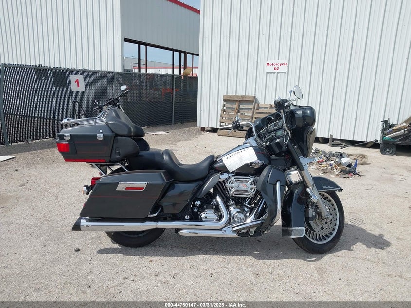 2009 Harley-Davidson Flhtcu VIN: 1HD1FC4189Y675566 Lot: 44750147