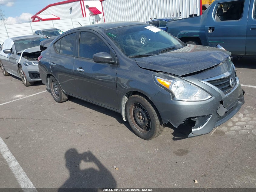 2016 NISSAN VERSA auction photo 1