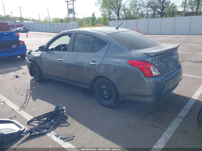 2016 NISSAN VERSA auction photo 3