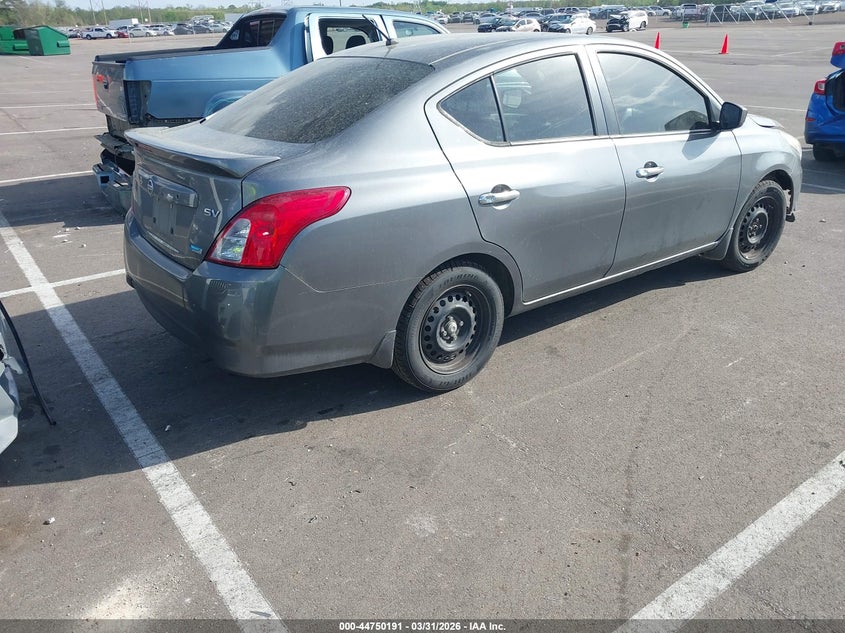 2016 NISSAN VERSA auction photo 4