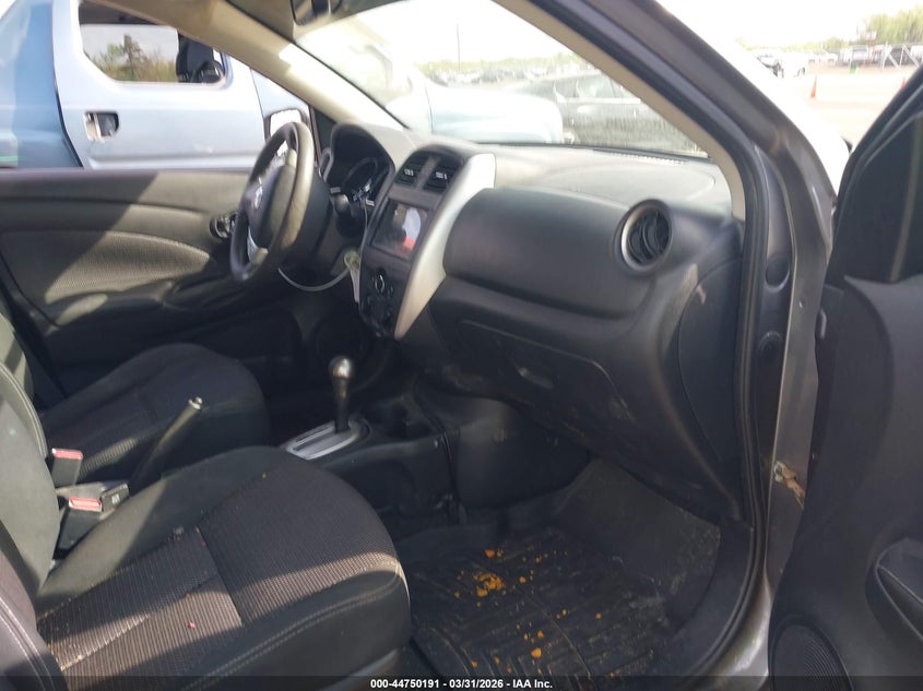 2016 NISSAN VERSA auction photo 5