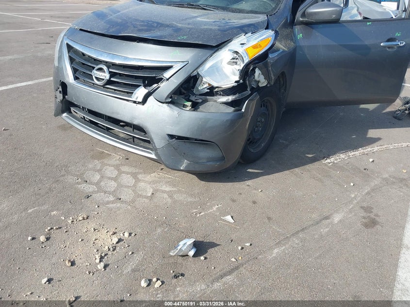 2016 NISSAN VERSA auction photo 6
