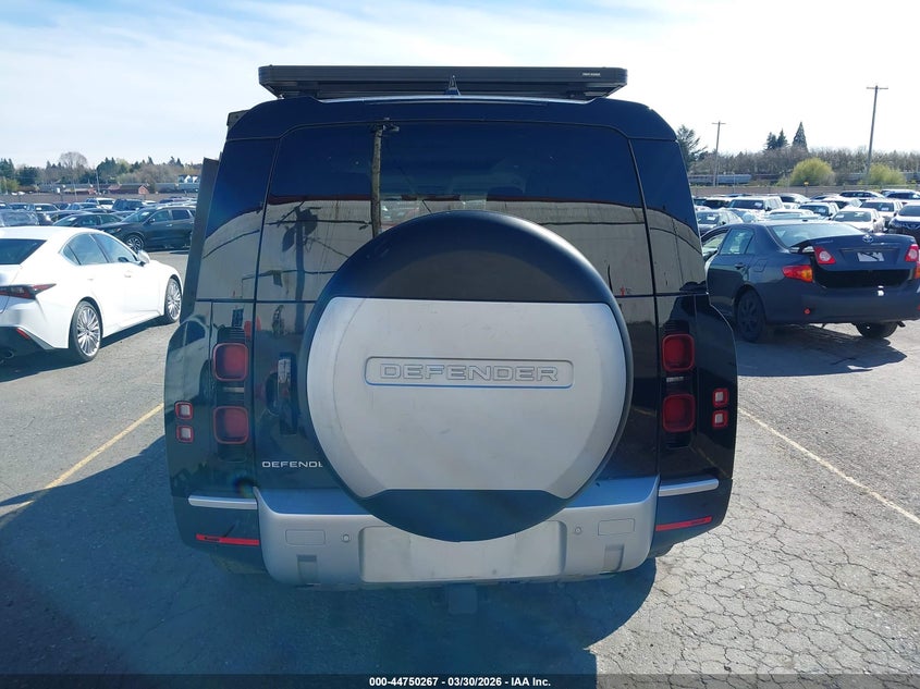 2024 Land Rover Defender 130 P400 S VIN: SALEJFEU5R2293972 Lot: 44750267