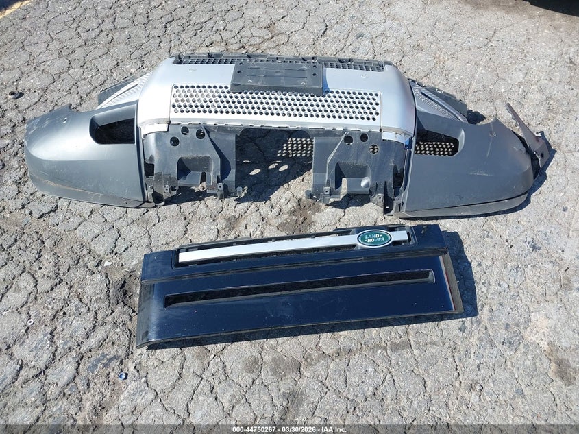 2024 Land Rover Defender 130 P400 S VIN: SALEJFEU5R2293972 Lot: 44750267