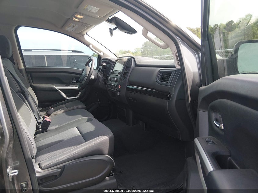 2022 Nissan Titan Sv 4X2