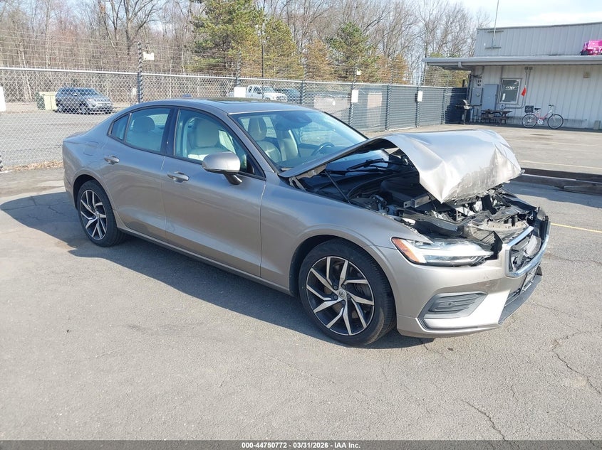 2019 VOLVO S60 T6 MOMENTUM