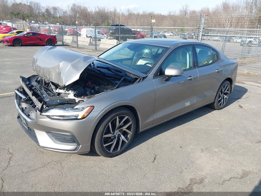 2019 Volvo S60 T6 Momentum 7JRA22TK6KG003780 photo 1
