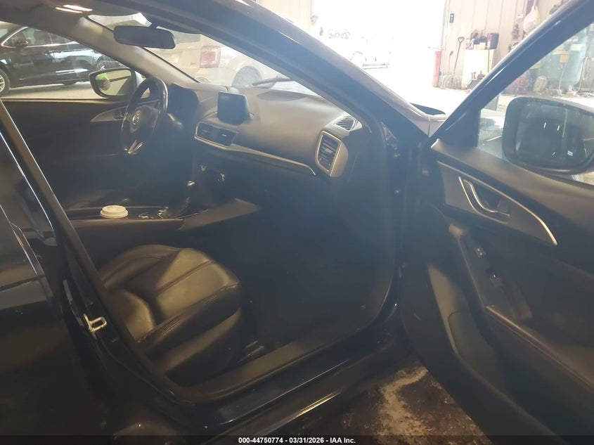 MAZDA MAZDA3 2018 VIN 3MZBN1V31JM198389