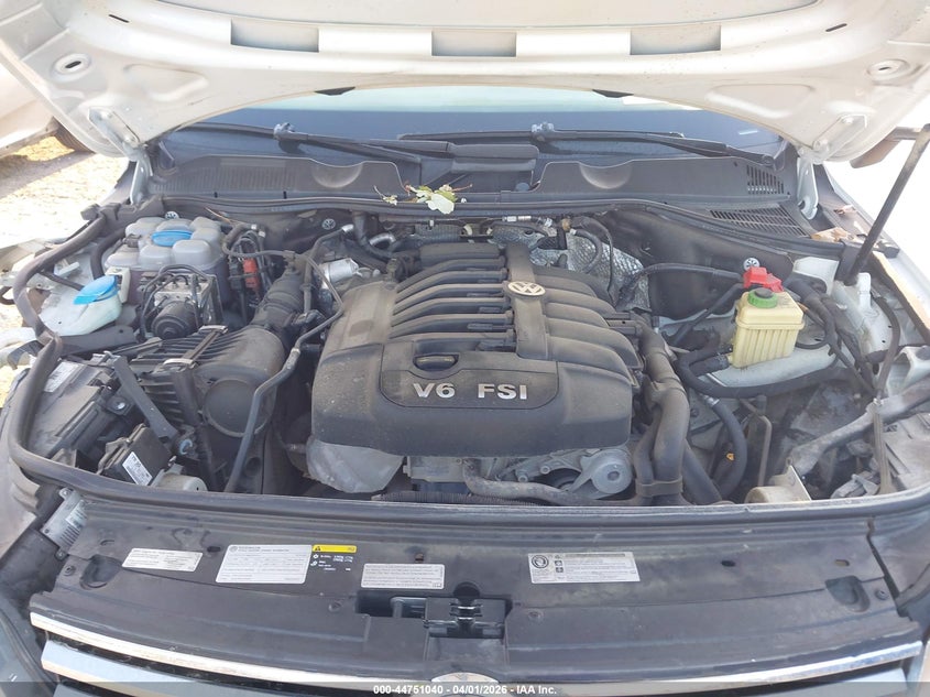 2016 Volkswagen Touareg Vr6 Lux VIN: WVGEF9BP7GD010705 Lot: 44751040