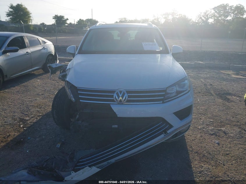 2016 Volkswagen Touareg Vr6 Lux VIN: WVGEF9BP7GD010705 Lot: 44751040