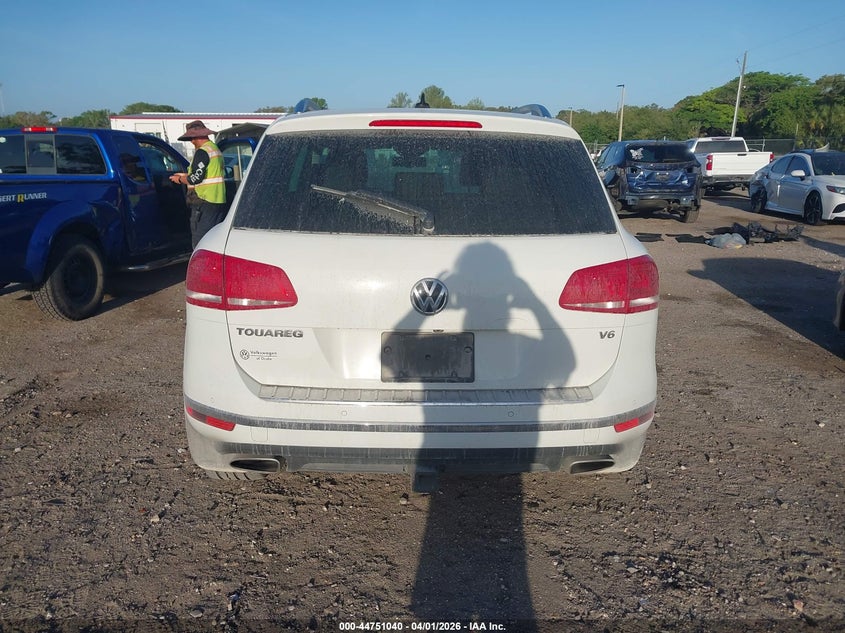 2016 Volkswagen Touareg Vr6 Lux VIN: WVGEF9BP7GD010705 Lot: 44751040