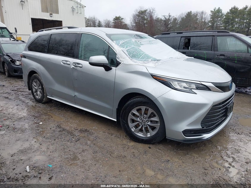 2022 Toyota Sienna Le