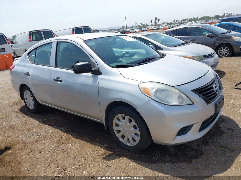 2014 Nissan Versa 1.6 S+