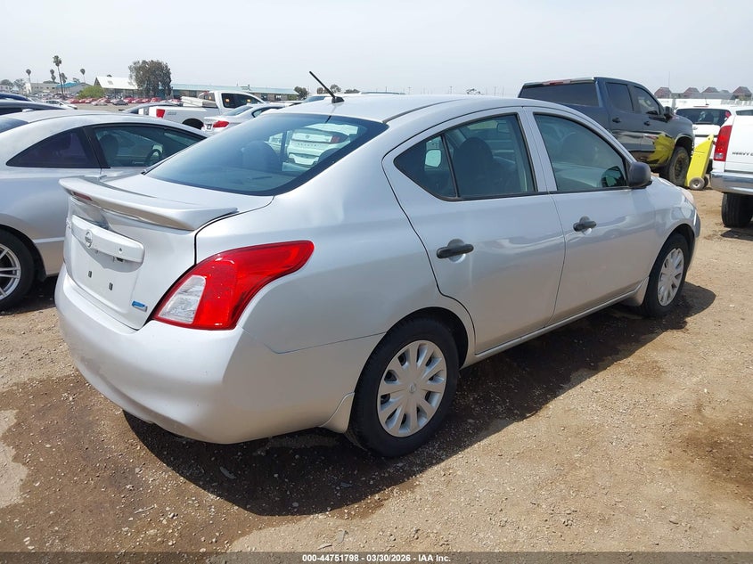 2014 Nissan Versa 1.6 S+