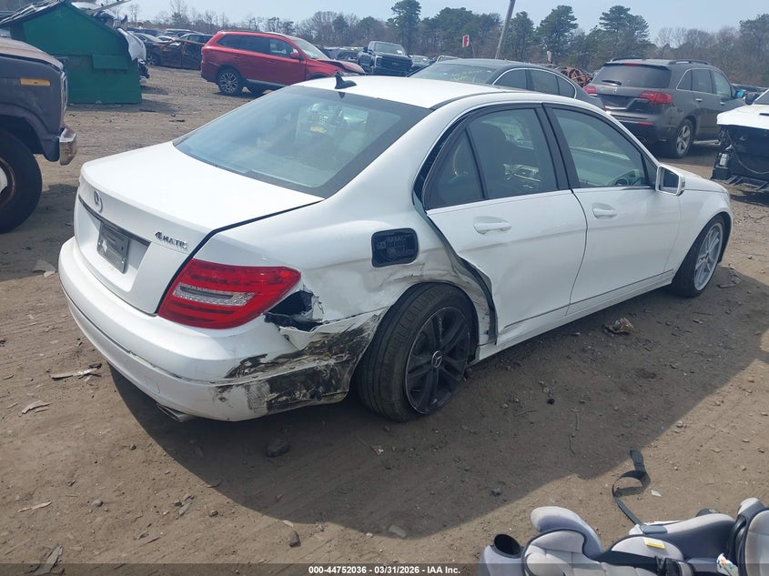 2013 Mercedes-Benz C 300 Luxury 4Matic