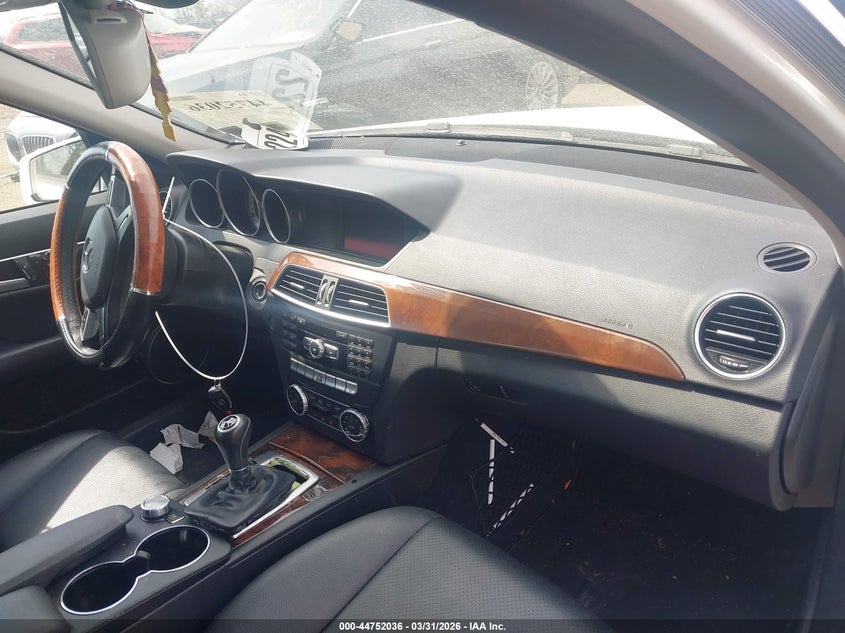 2013 Mercedes-Benz C 300 Luxury 4Matic