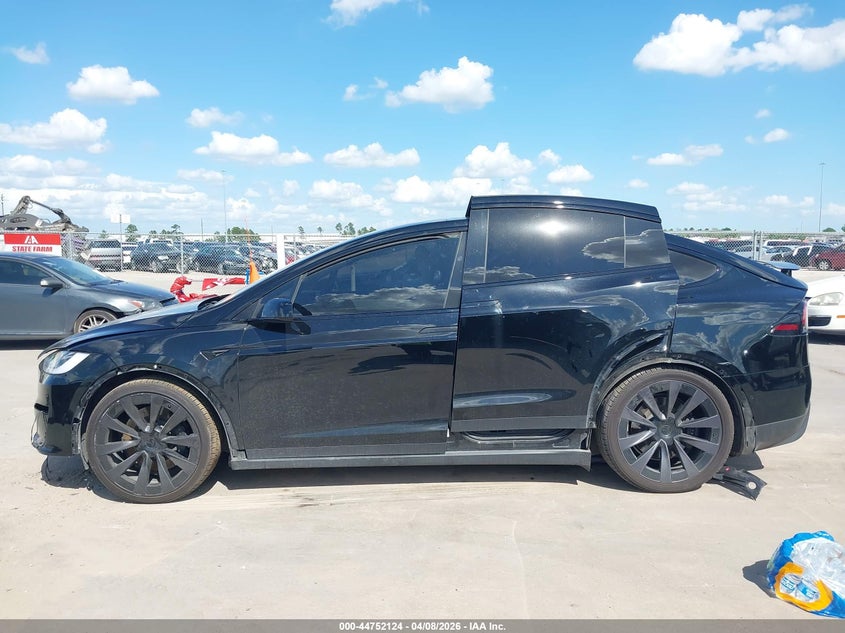 2022 Tesla Model X Plaid Tri Motor All-Wheel Drive VIN: 7SAXCBE62NF340003 Lot: 44752124