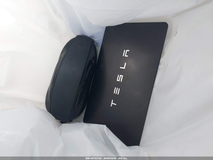 2022 Tesla Model X Plaid Tri Motor All-Wheel Drive VIN: 7SAXCBE62NF340003 Lot: 44752124