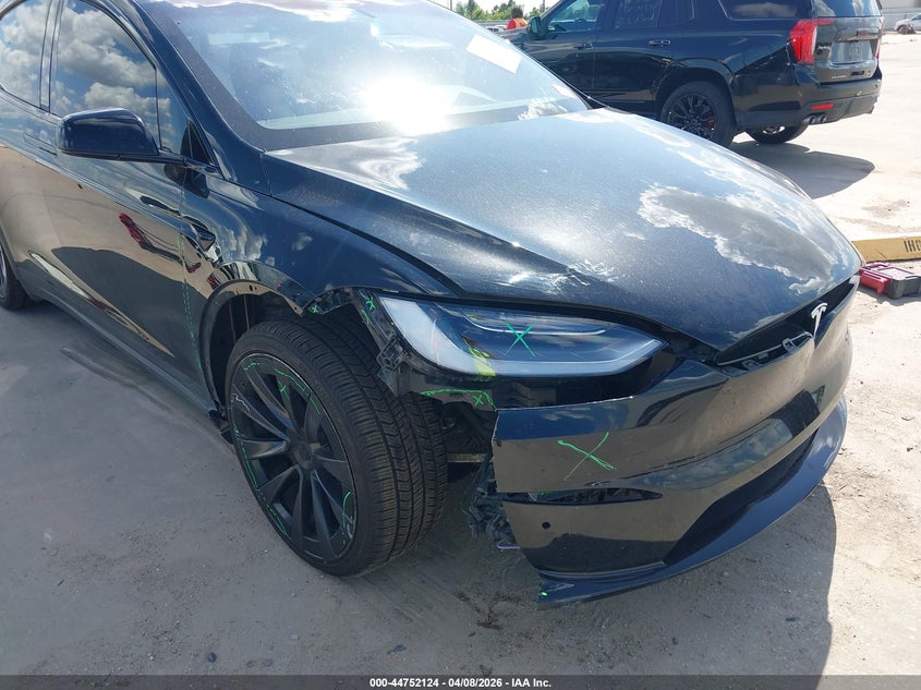 2022 Tesla Model X Plaid Tri Motor All-Wheel Drive VIN: 7SAXCBE62NF340003 Lot: 44752124