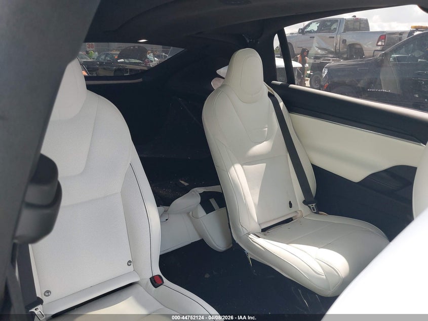 2022 Tesla Model X Plaid Tri Motor All-Wheel Drive VIN: 7SAXCBE62NF340003 Lot: 44752124