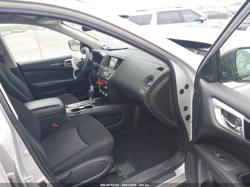 2019 Nissan Pathfinder S