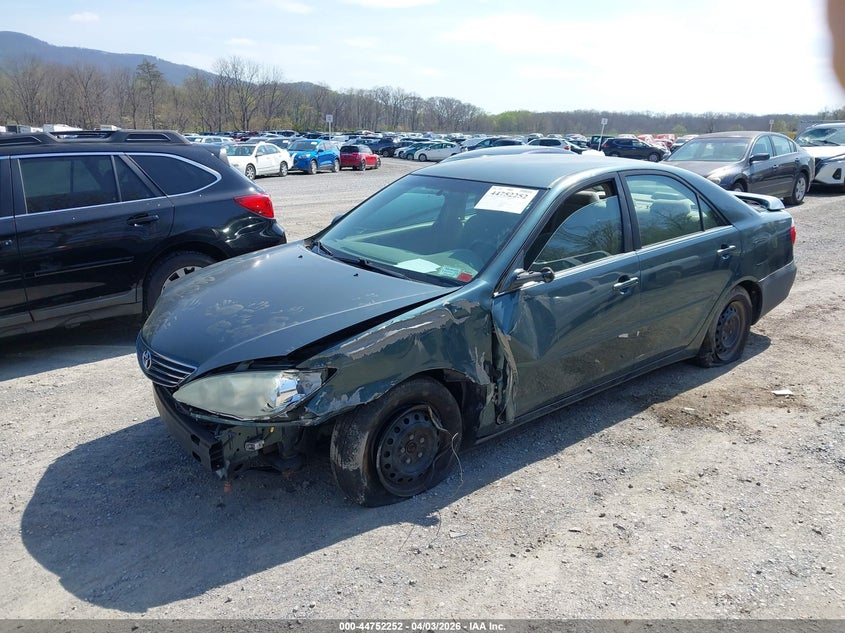 2005 Toyota Camry Le