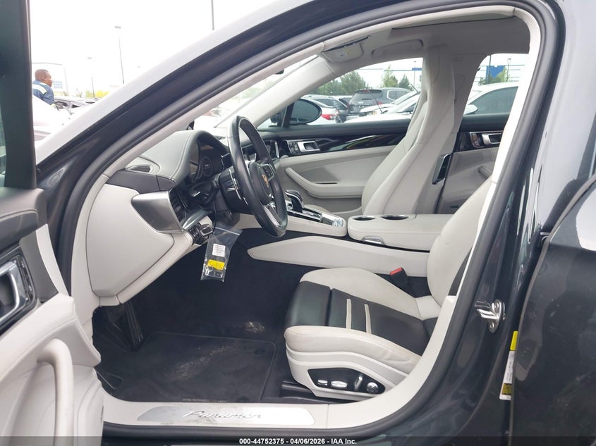 2019 Porsche Panamera 4