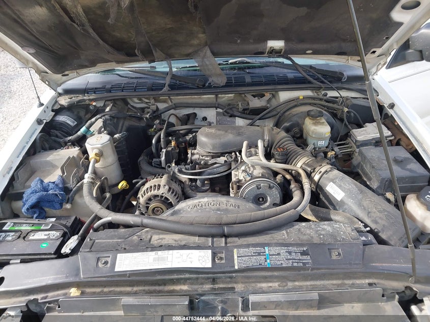 2002 GMC Sonoma Sls VIN: 1GTCS19W528234580 Lot: 44752444