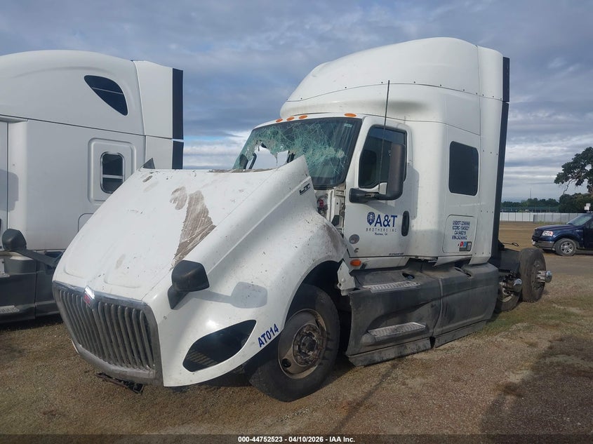 2020 INTERNATIONAL LT auction photo 2