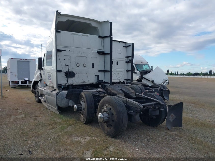 2020 INTERNATIONAL LT auction photo 3