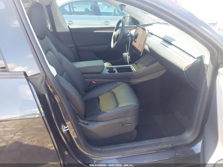 2024 Tesla Model Y Long Range Dual Motor All-Wheel Drive