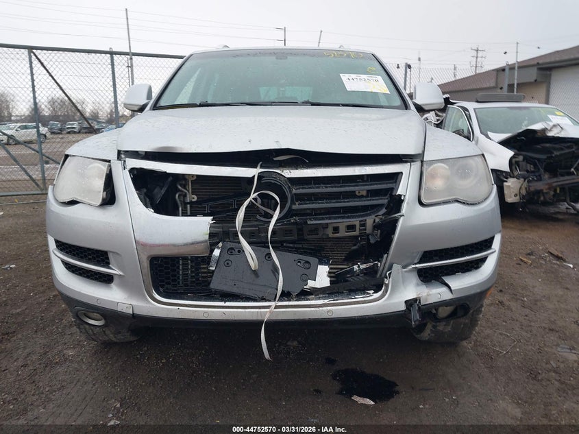 2010 Volkswagen Touareg Vr6 Fsi VIN: WVGBF7A95AD001728 Lot: 44752570
