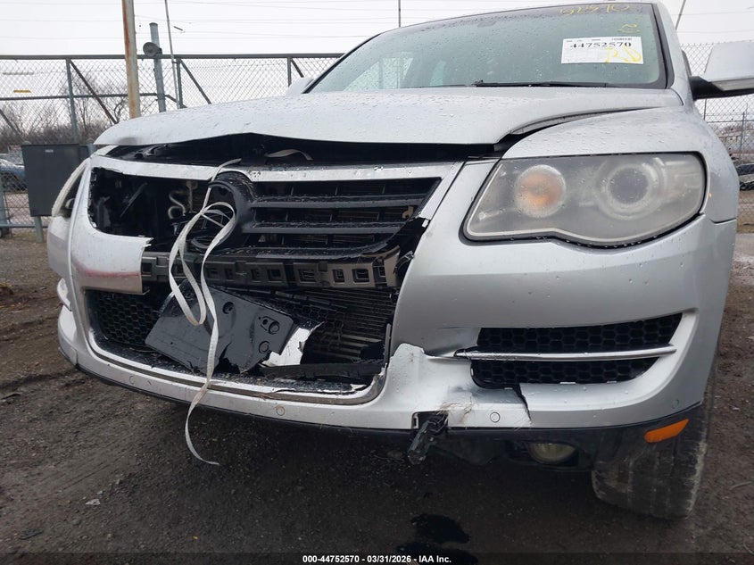 2010 Volkswagen Touareg Vr6 Fsi VIN: WVGBF7A95AD001728 Lot: 44752570