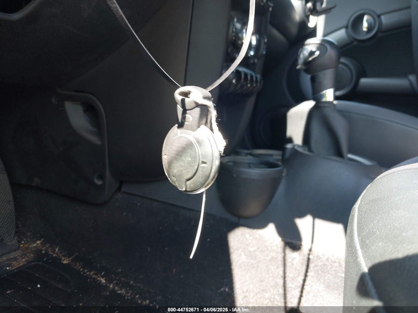 2013 Mini Hardtop Cooper VIN: WMWSU3C56DT681496 Lot: 44752671