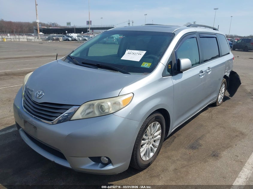 2011 Toyota Sienna Xle V6