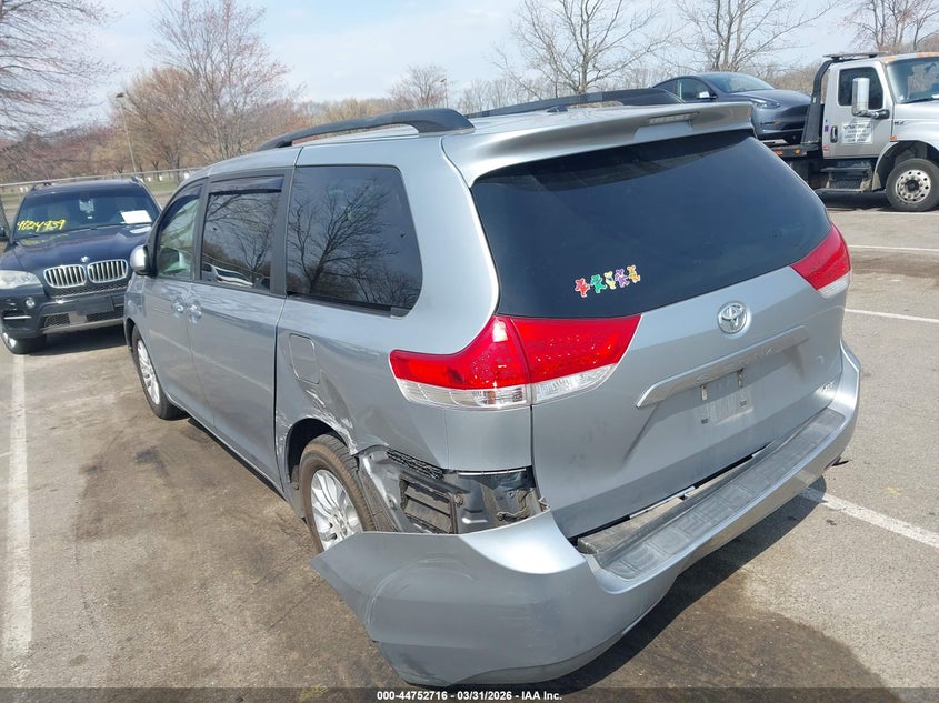 2011 Toyota Sienna Xle V6