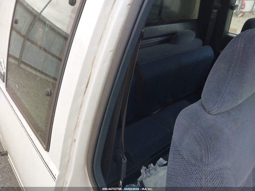 1996 GMC Sierra C1500 VIN: 2GTEC19R4T1559015 Lot: 44752769